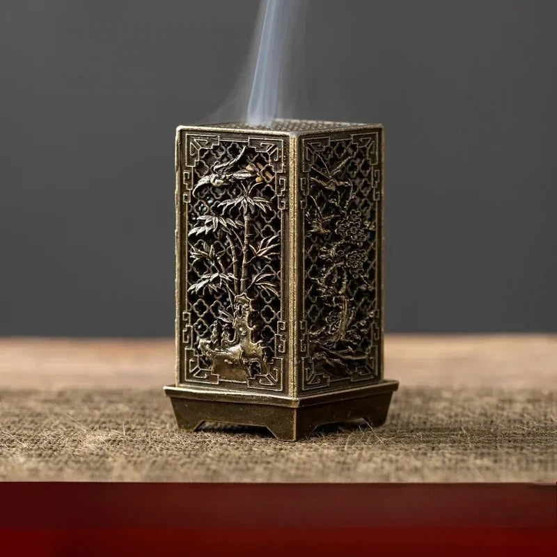 Porte-Encens en Métal Ajouré – Brûleur d’Encens pour Cônes au Design Sculpté Traditionnel